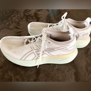 ASICS Gel-Nimbus Women’s 8.5